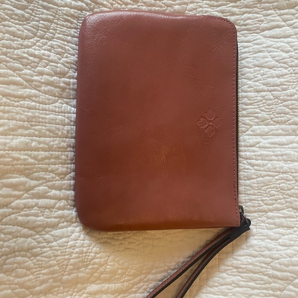 Like NWOT, Patricia Nash Cassini Wristlet - Picture 2 of 8
